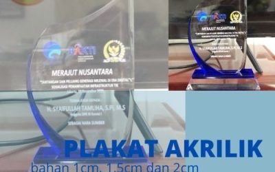 Custom Plakat Akrilik Premium