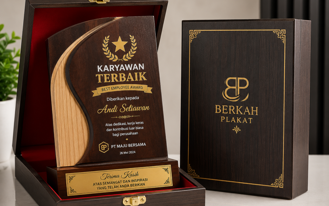 plakat penghargaan karyawan terbaik