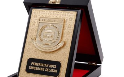 plakat penghargaan karyawan terbaik