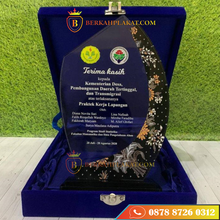 Plakat Akrilik Wisuda - Gambar 10