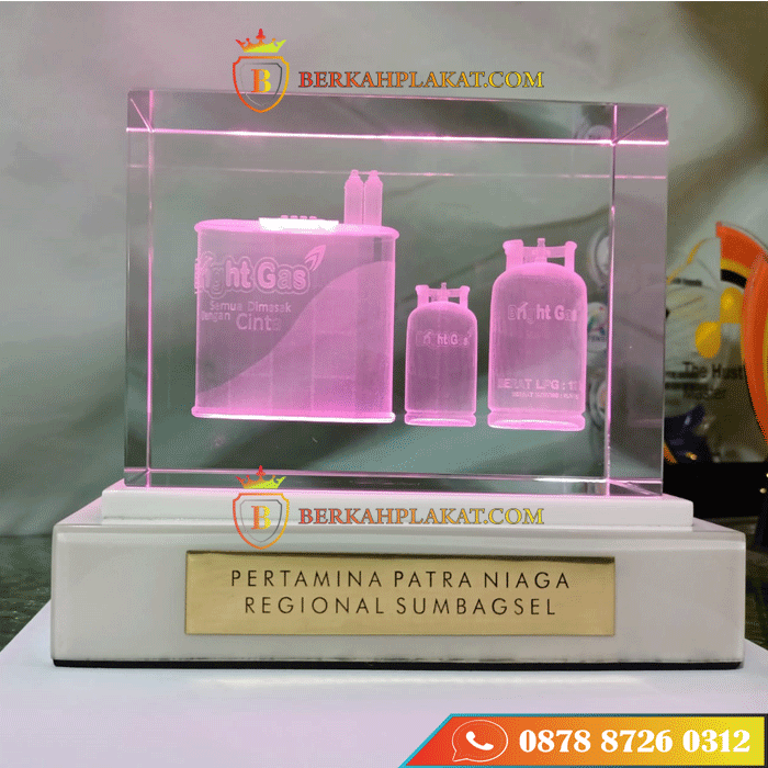 plakat penghargaan perusahaan pertamina